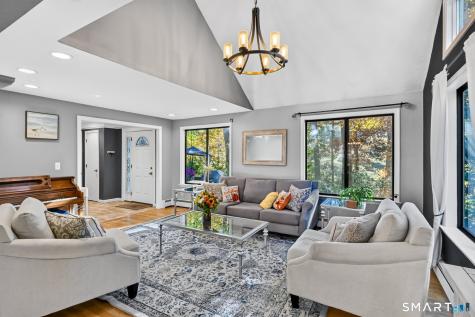 6 Fawnbrook Lane Simsbury CT 06070