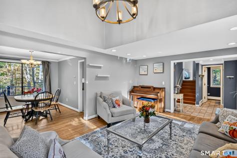 6 Fawnbrook Lane Simsbury CT 06070