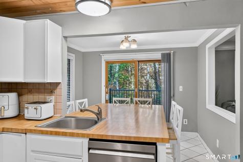 6 Fawnbrook Lane Simsbury CT 06070