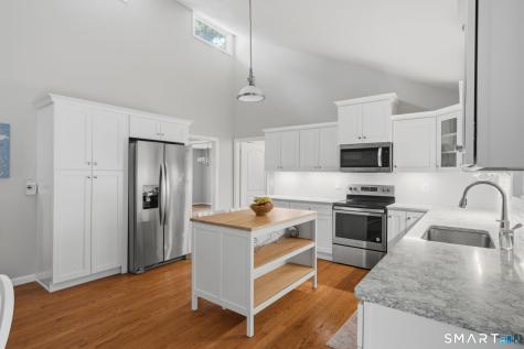 21 Hemlock Lane Avon CT 06001