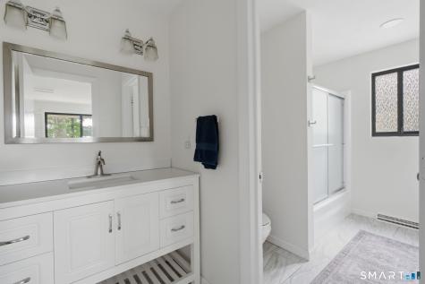 21 Hemlock Lane Avon CT 06001