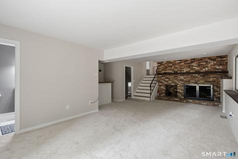 21 Hemlock Lane Avon CT 06001