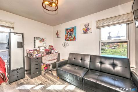 77 Raymond Street Waterbury CT 06706