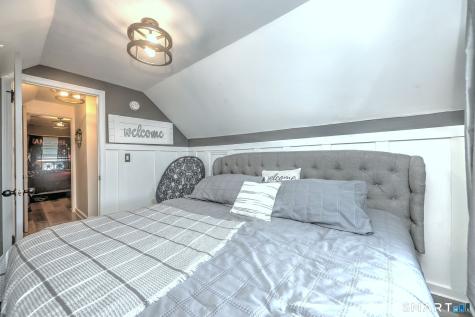 77 Raymond Street Waterbury CT 06706