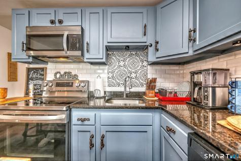 77 Raymond Street Waterbury CT 06706