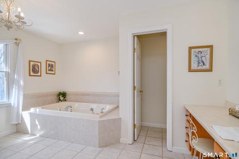 17 Weldon Woods Road New Fairfield CT 06812