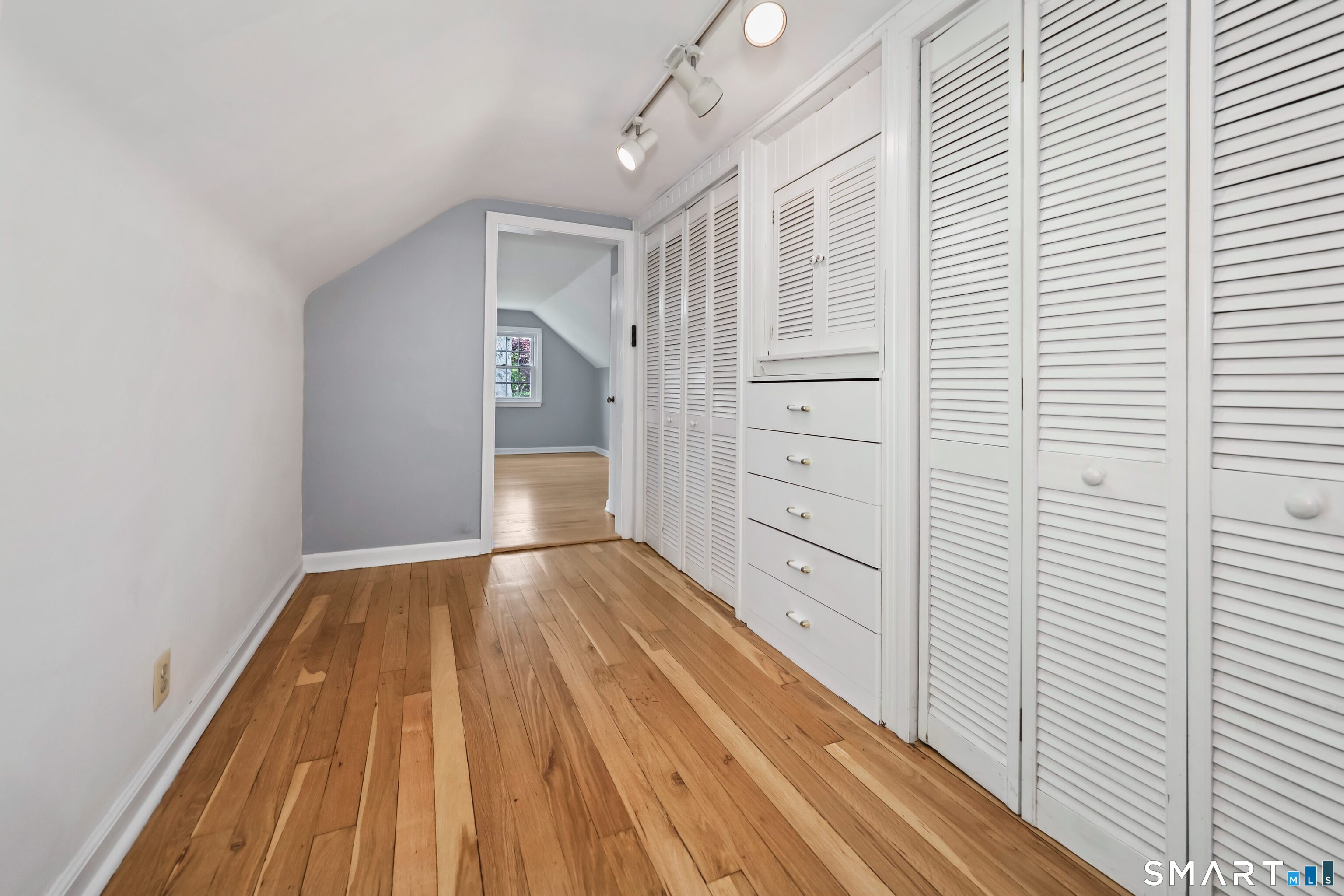 214 North Hoadley Street Naugatuck CT 06770