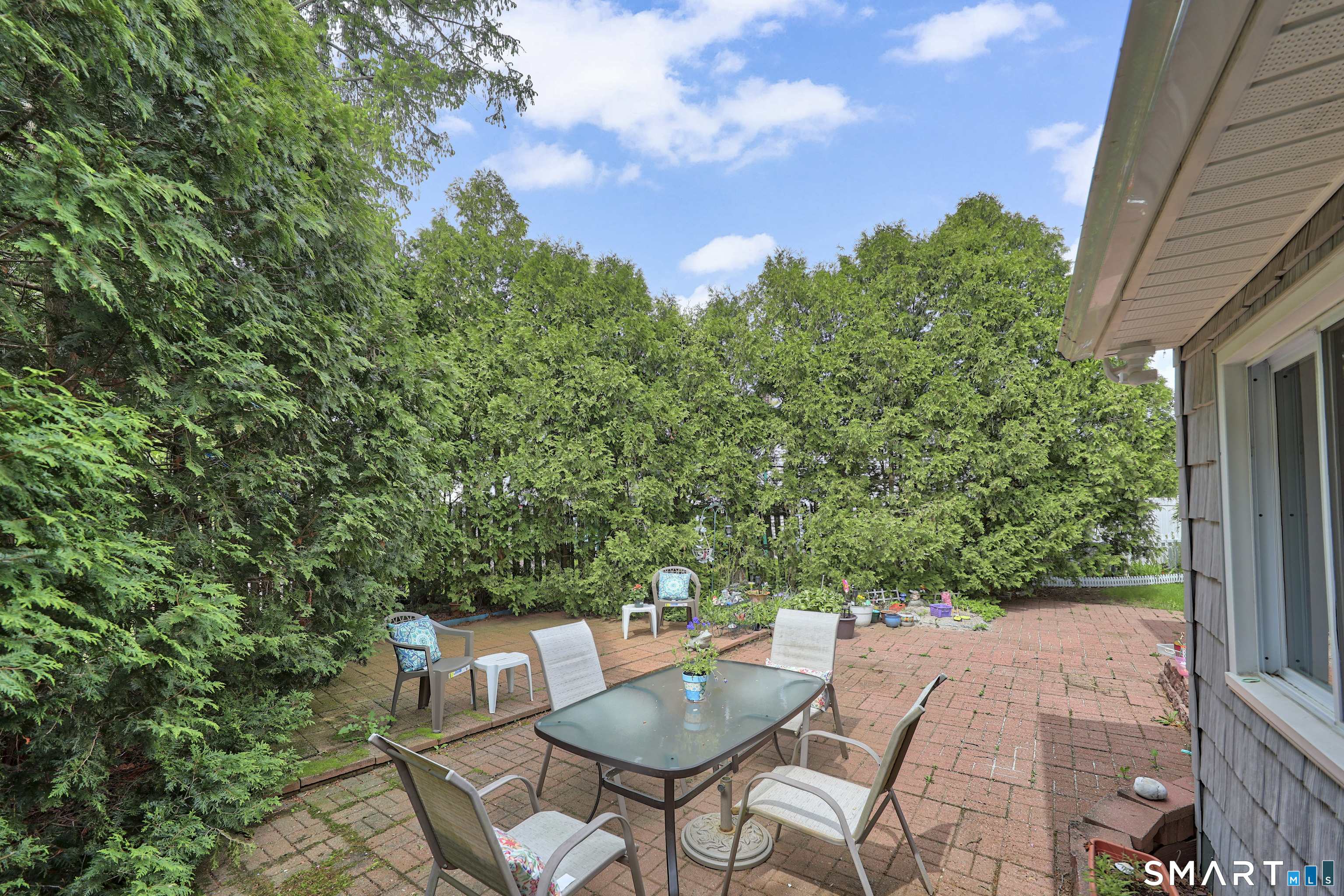 214 North Hoadley Street Naugatuck CT 06770
