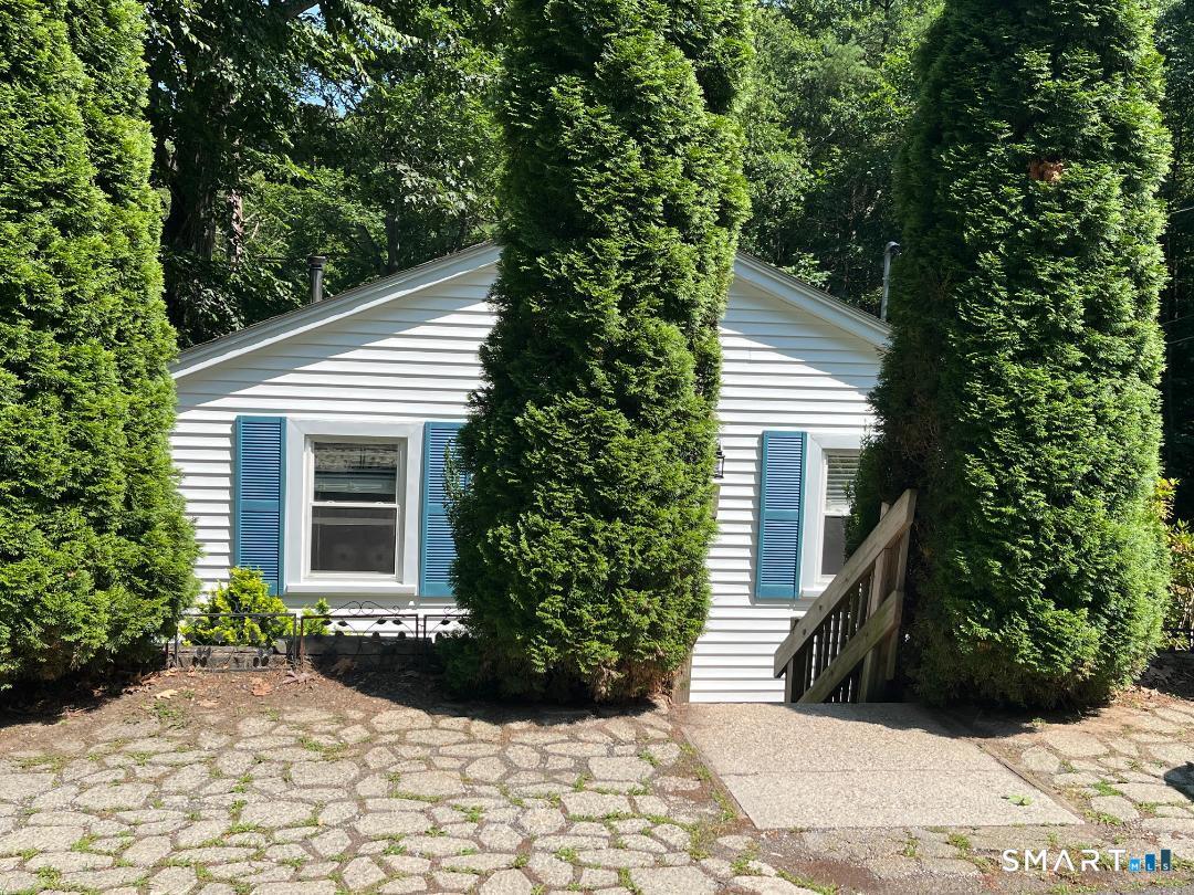 Ellington CT, 91 White Road