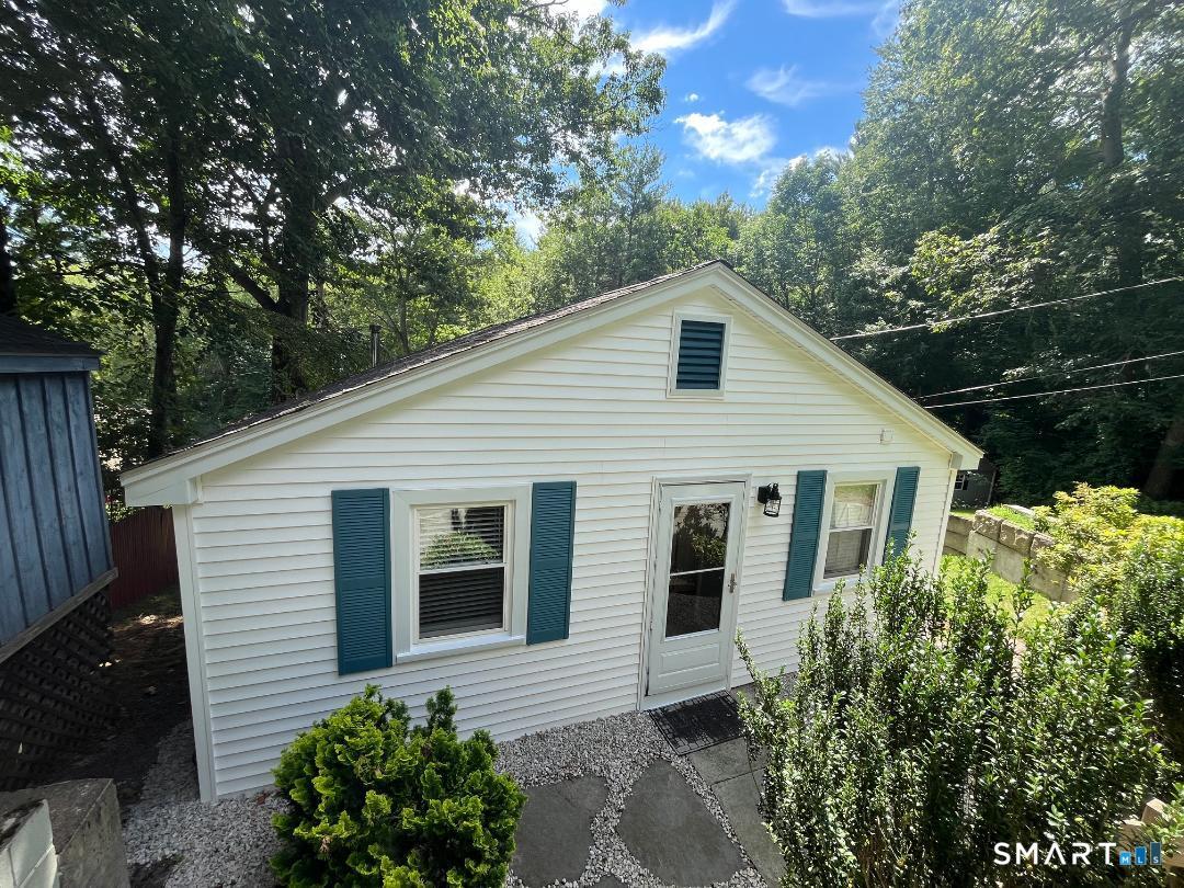 Ellington CT, 91 White Road