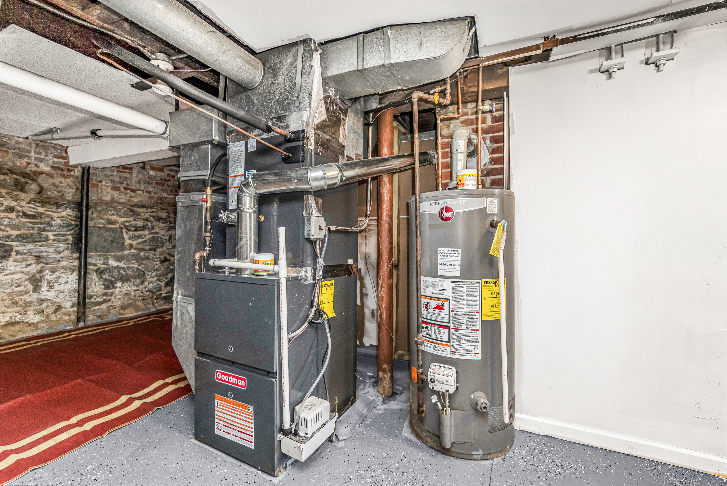 32 Hill Street Shelton CT 06484