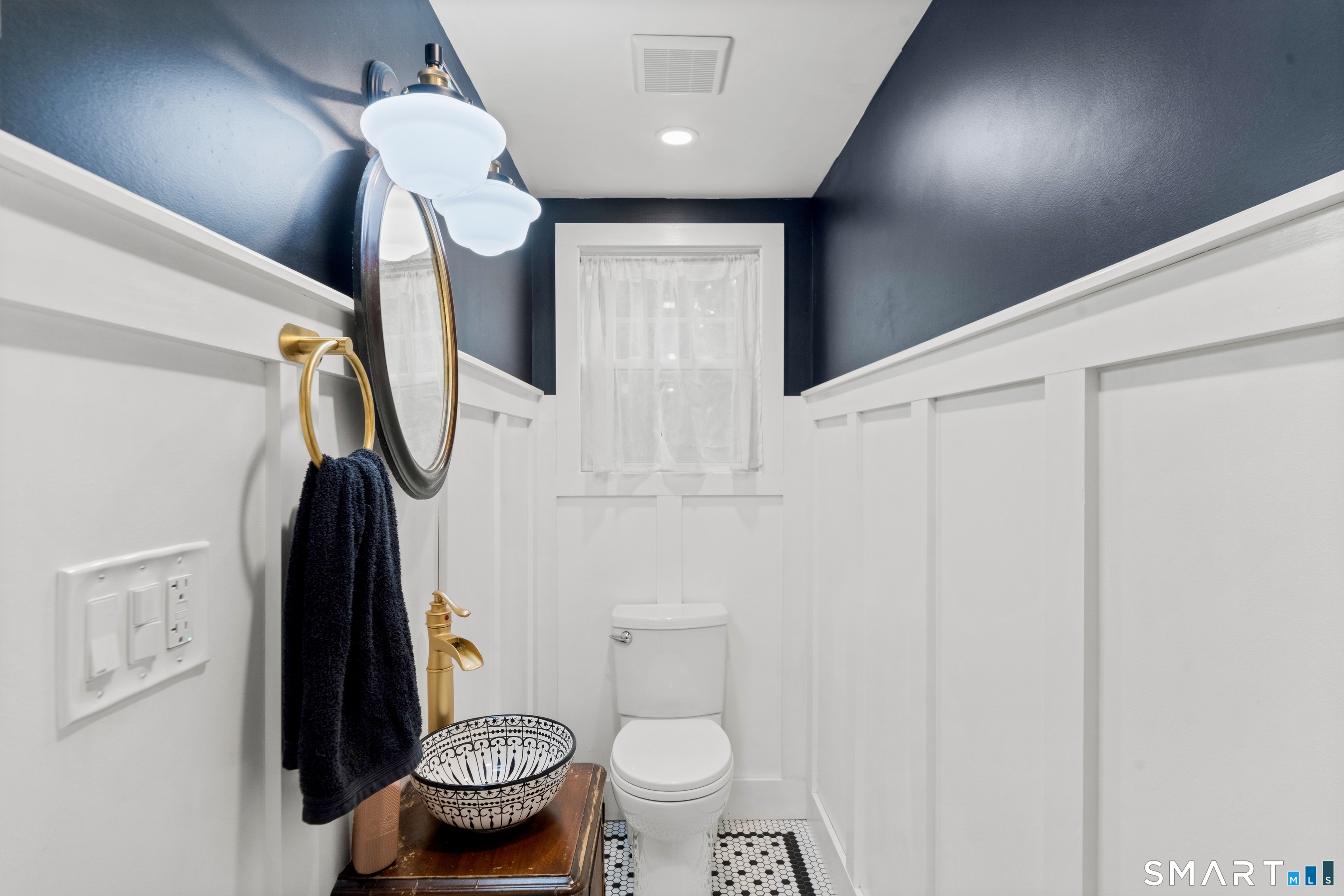 42 Oakwood Street Enfield CT 06082
