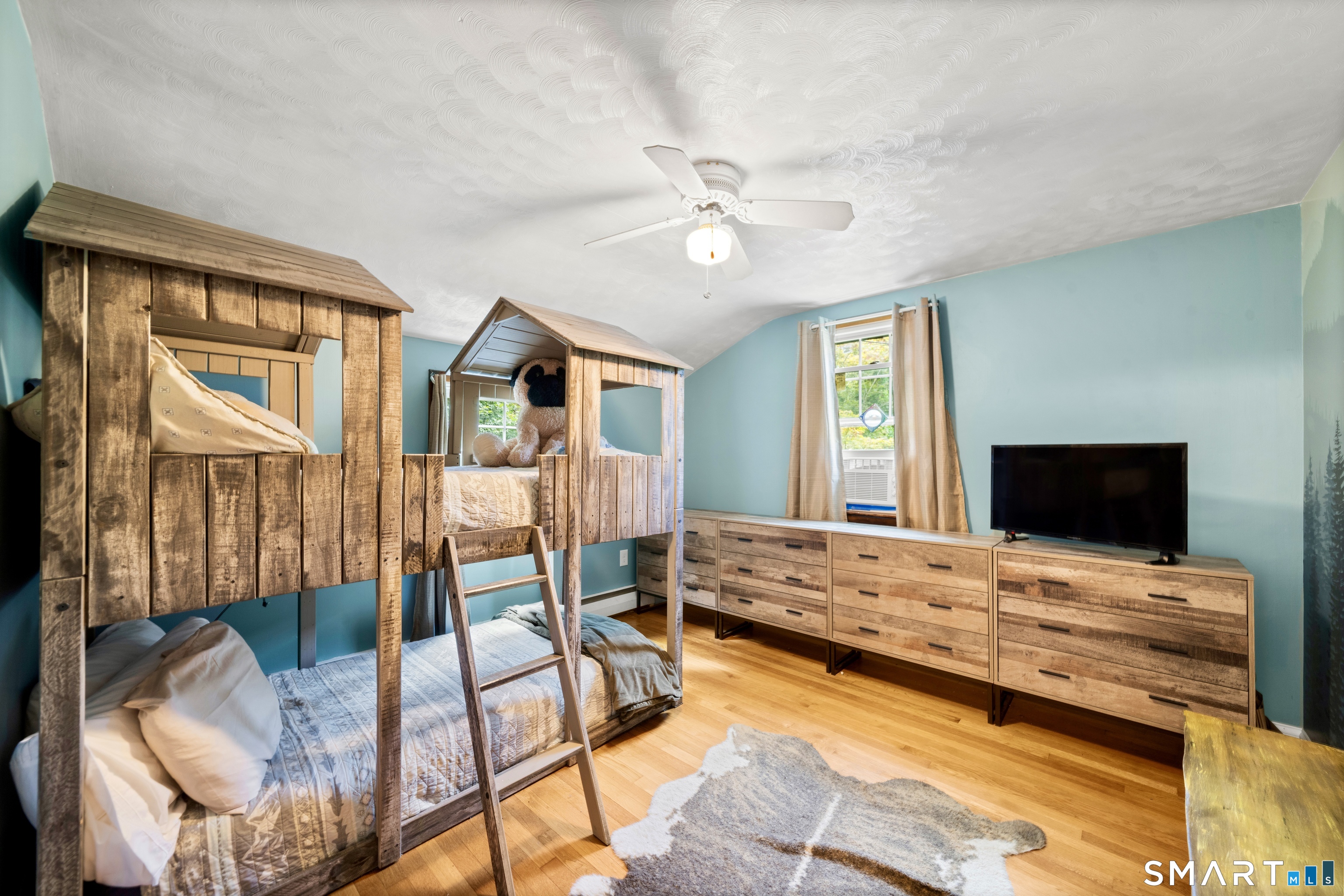42 Oakwood Street Enfield CT 06082