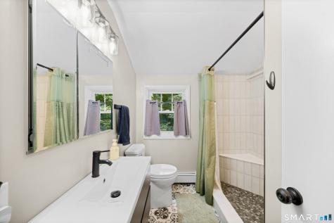42 Oakwood Street Enfield CT 06082