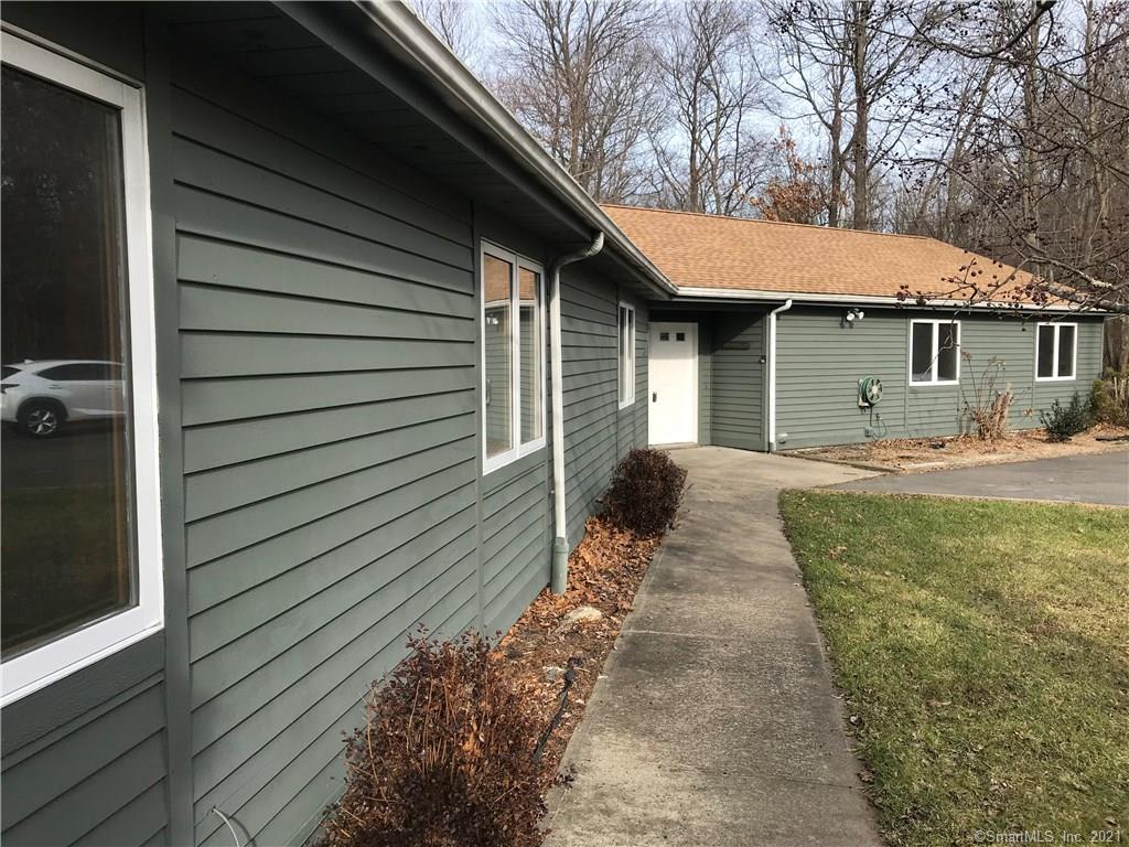 35 Yorktown Lane Naugatuck CT 06770