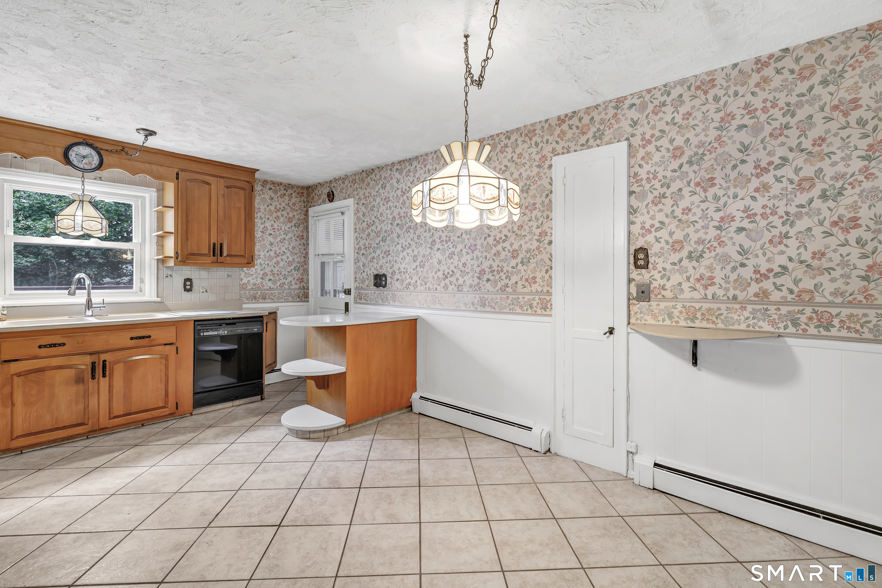 24 Oxford Street Bridgeport CT 06606