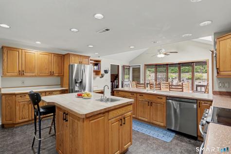 10 Paulina Place Trumbull CT 06611