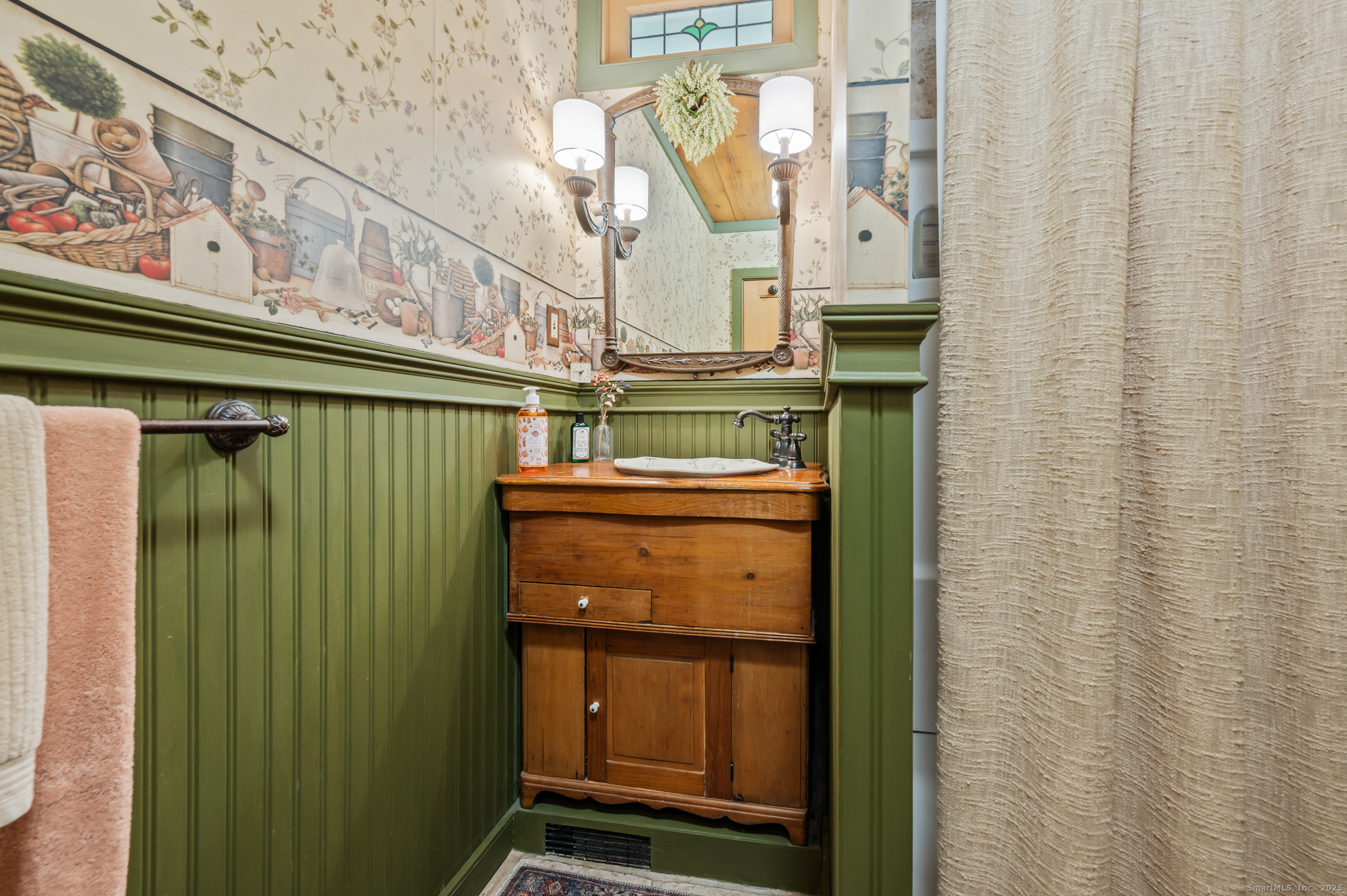 40 East Hill Road Canton CT 06019