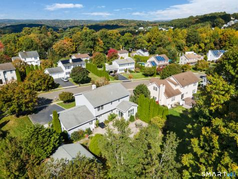 17 Pembrook Road Naugatuck CT 06770