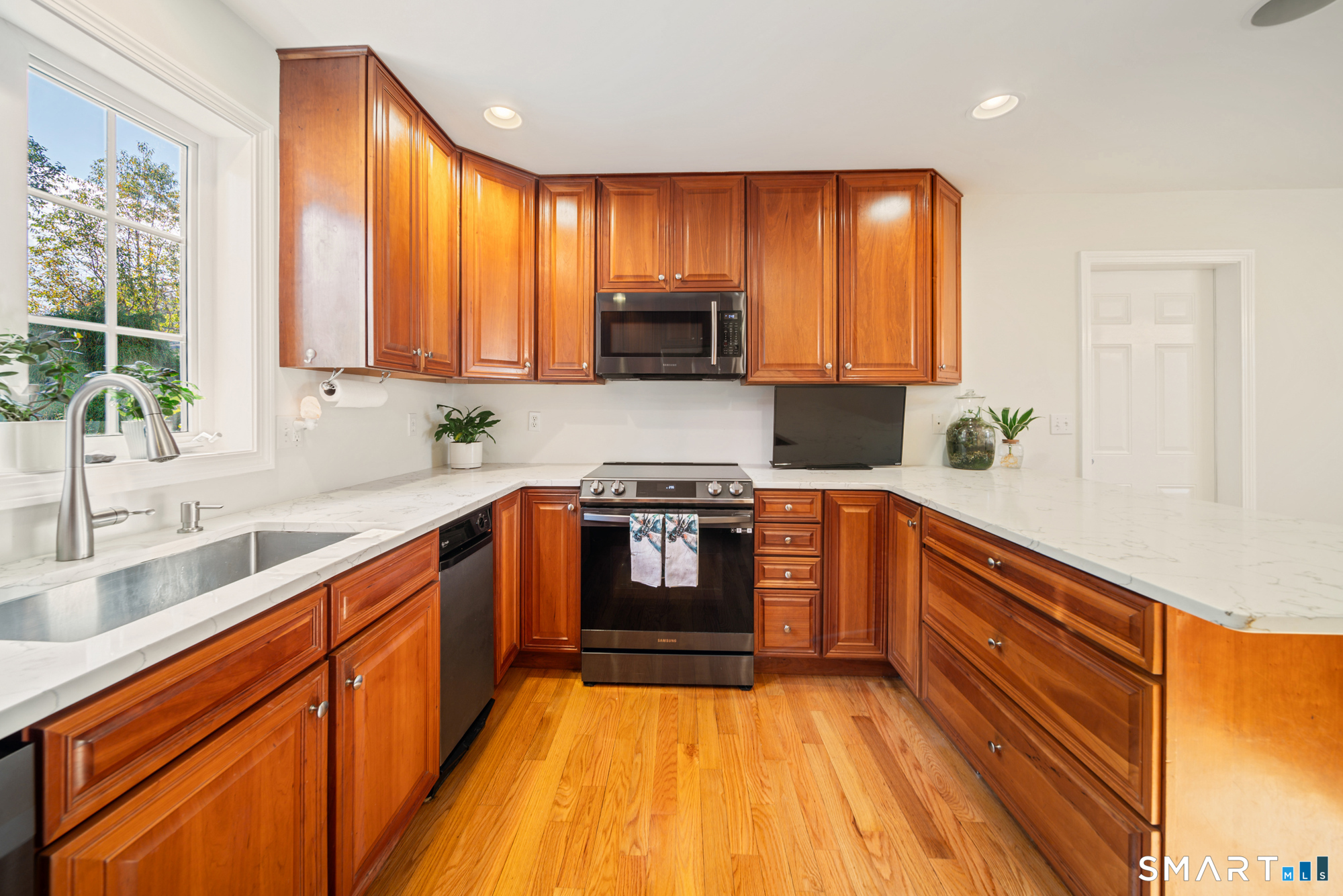 17 Pembrook Road Naugatuck CT 06770