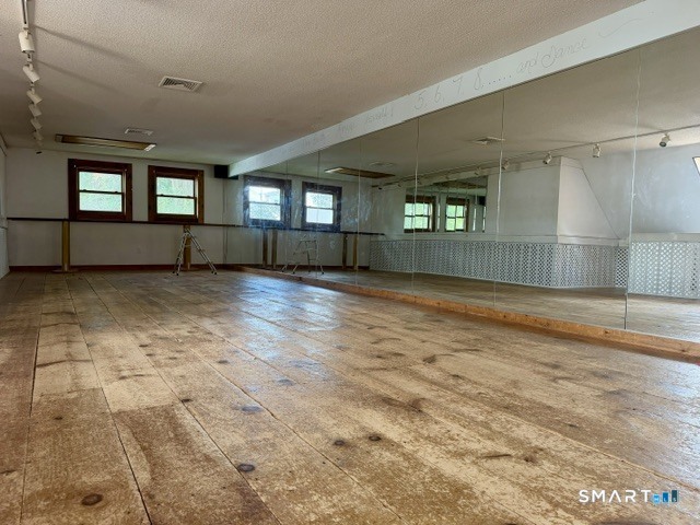 596 Main Street Somers CT 06071