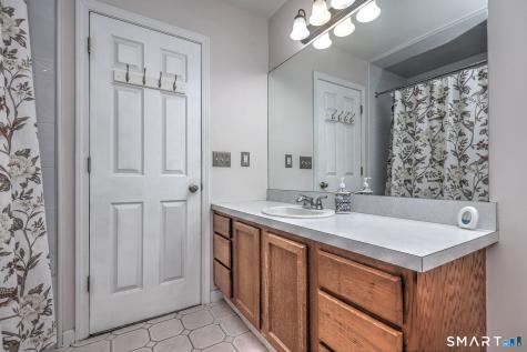 112 Finch Avenue Meriden CT 06451