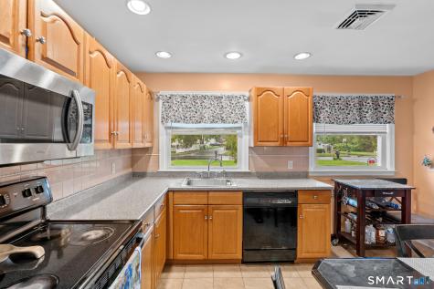 1781 Litchfield Turnpike Woodbridge CT 06525
