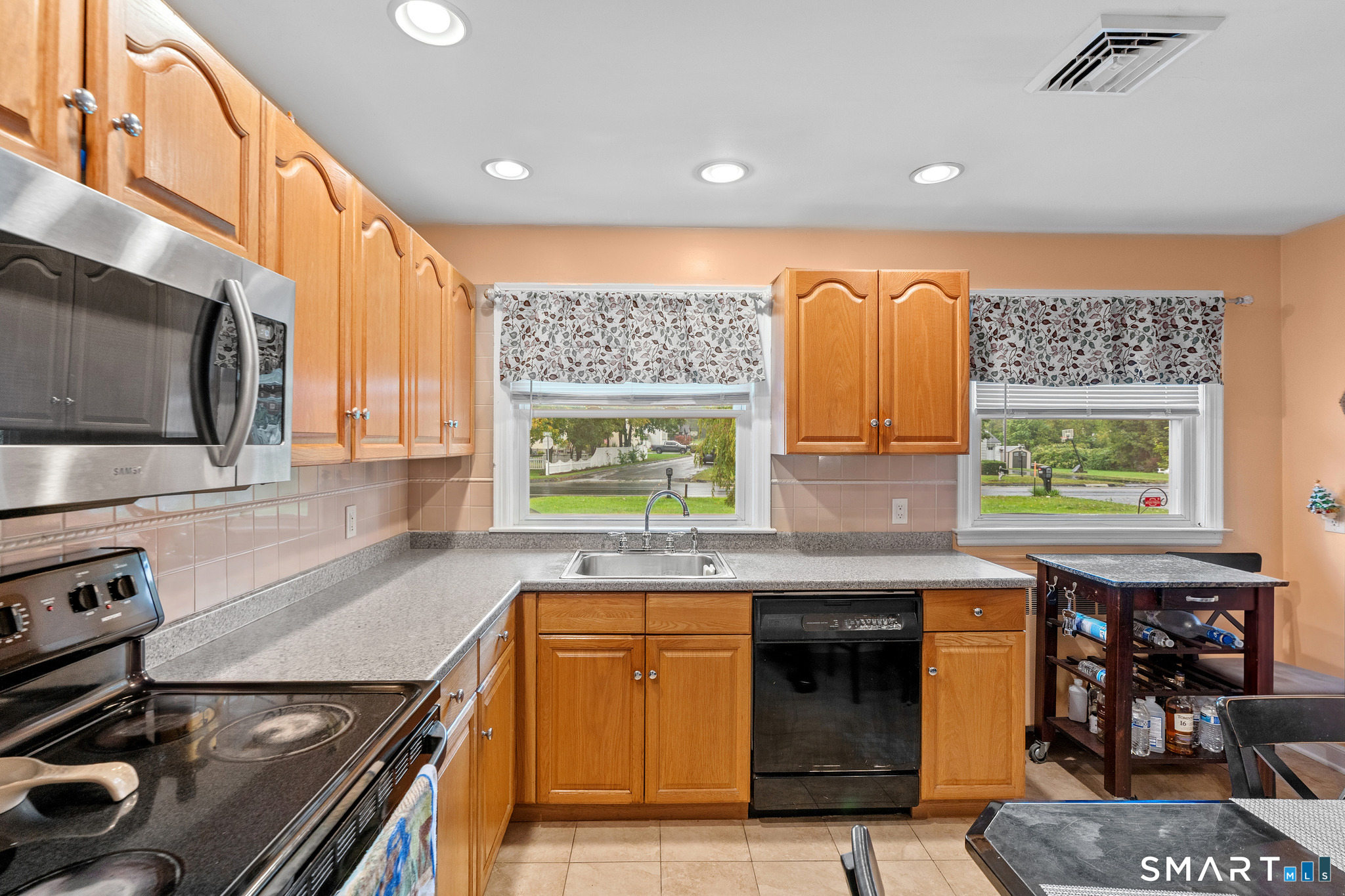 1781 Litchfield Turnpike Woodbridge CT 06525