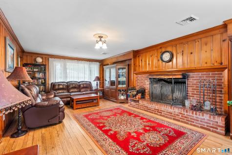 1781 Litchfield Turnpike Woodbridge CT 06525