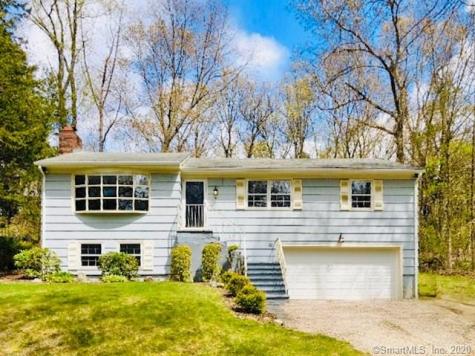 5 Tanglewood Lane Newtown CT 06482
