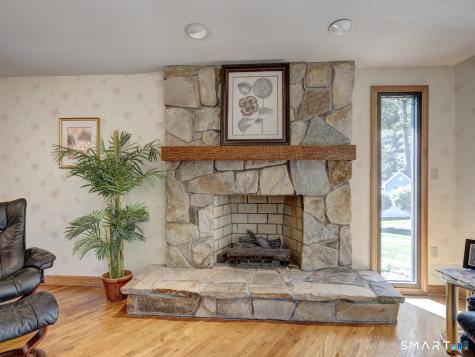 81 Kingston Drive East Hartford CT 06118