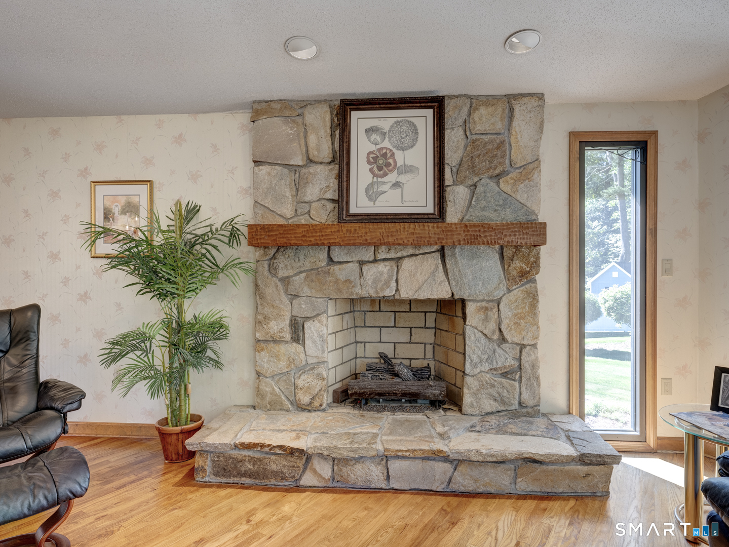 81 Kingston Drive East Hartford CT 06118