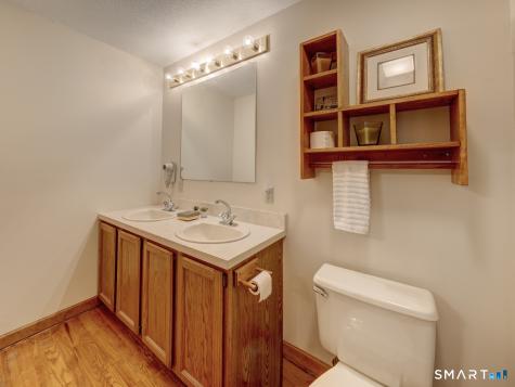 81 Kingston Drive East Hartford CT 06118
