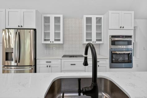 13 Willow Lane East Lyme CT 06333