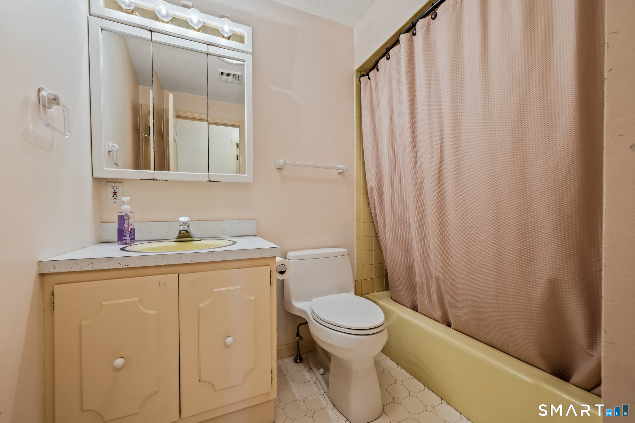 7 Banbury Drive Simsbury CT 06092