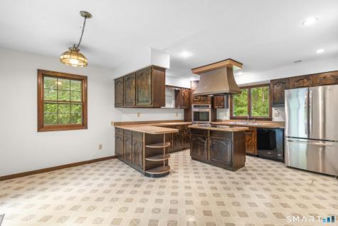 34 Ox Bow Lane Woodbridge CT 06525