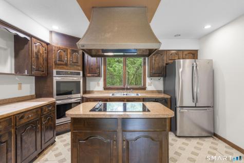 34 Ox Bow Lane Woodbridge CT 06525