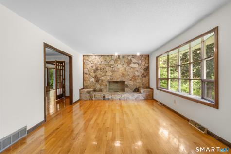 34 Ox Bow Lane Woodbridge CT 06525