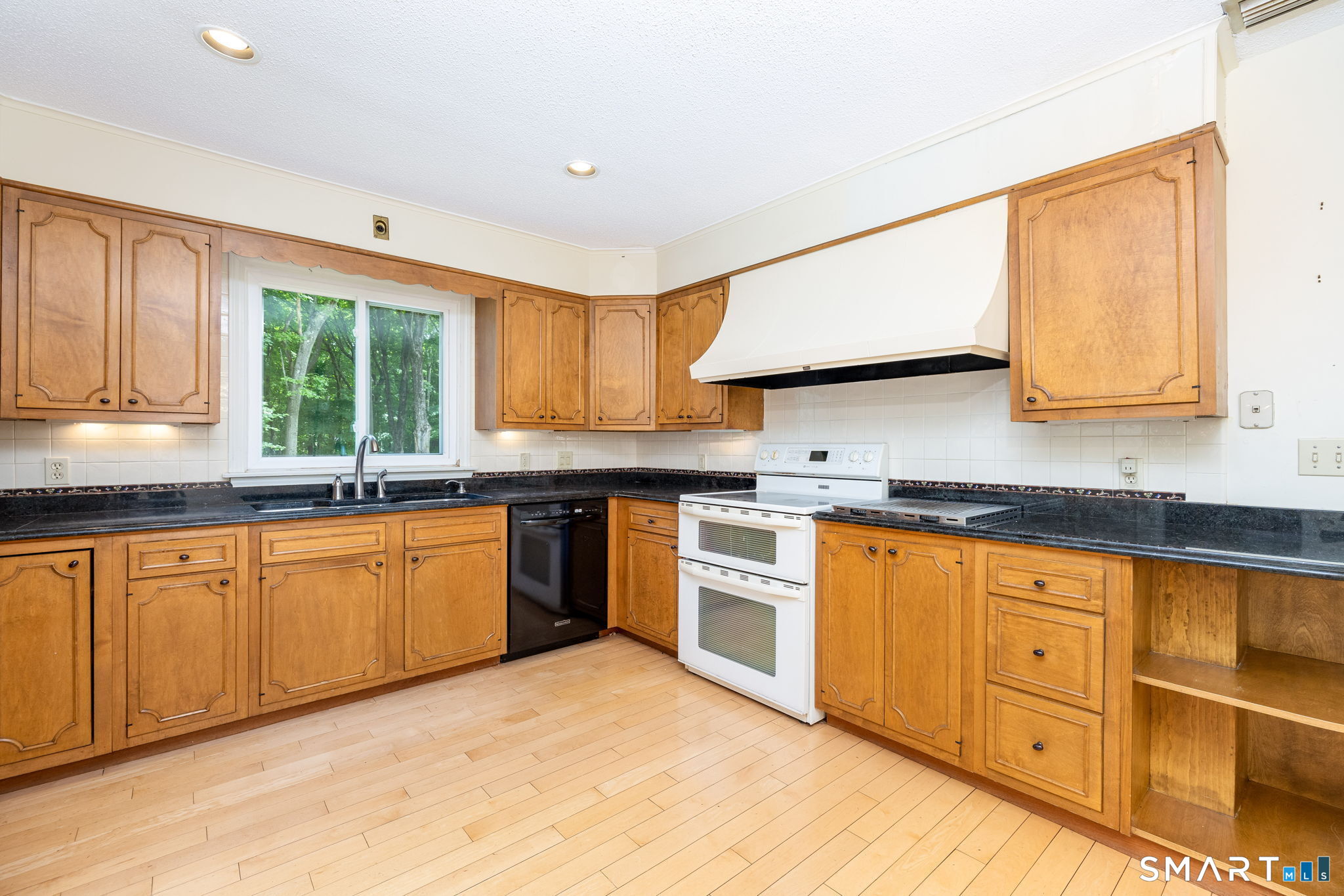 33 Hurds Hill Road Woodbury CT 06798