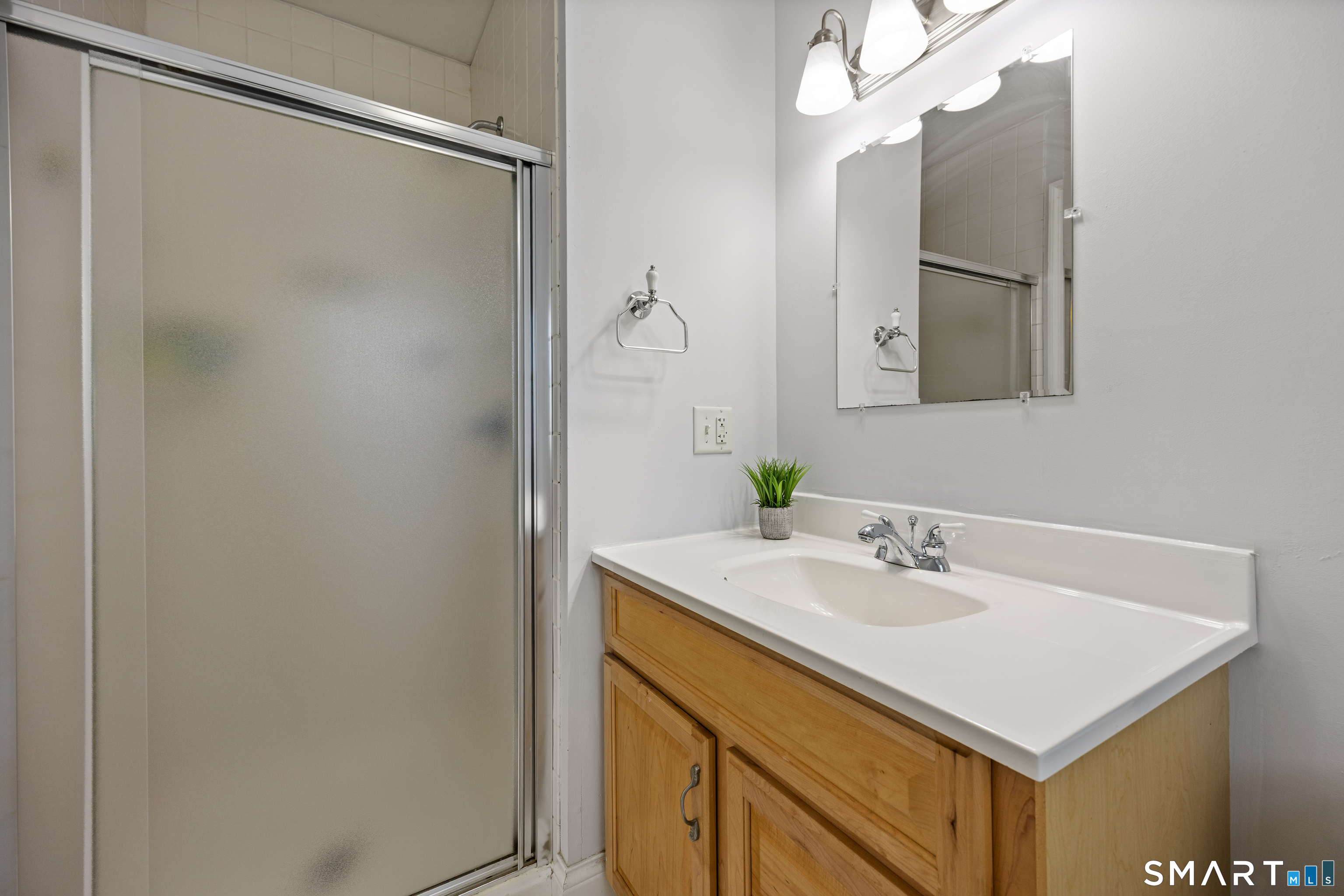 34 Clintonville Road North Haven CT 06473