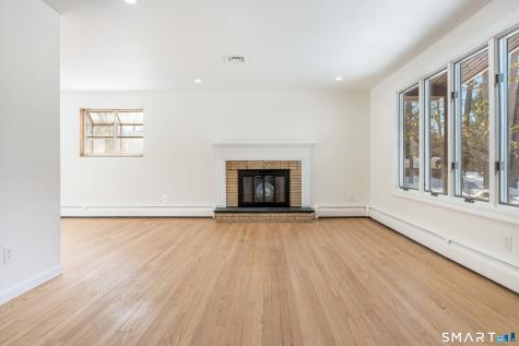 24 Pleasant Hill Road Newtown CT 06470