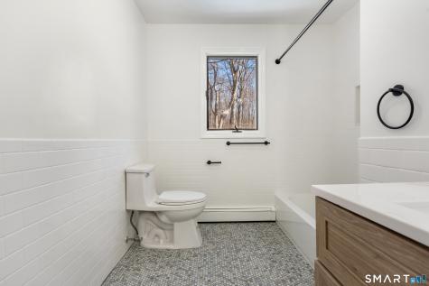 24 Pleasant Hill Road Newtown CT 06470