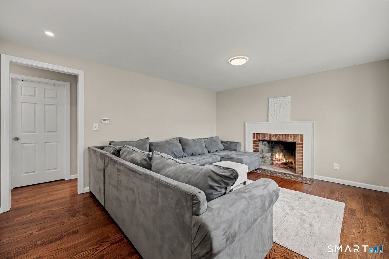 210 Stratfield Place Bridgeport CT 06606