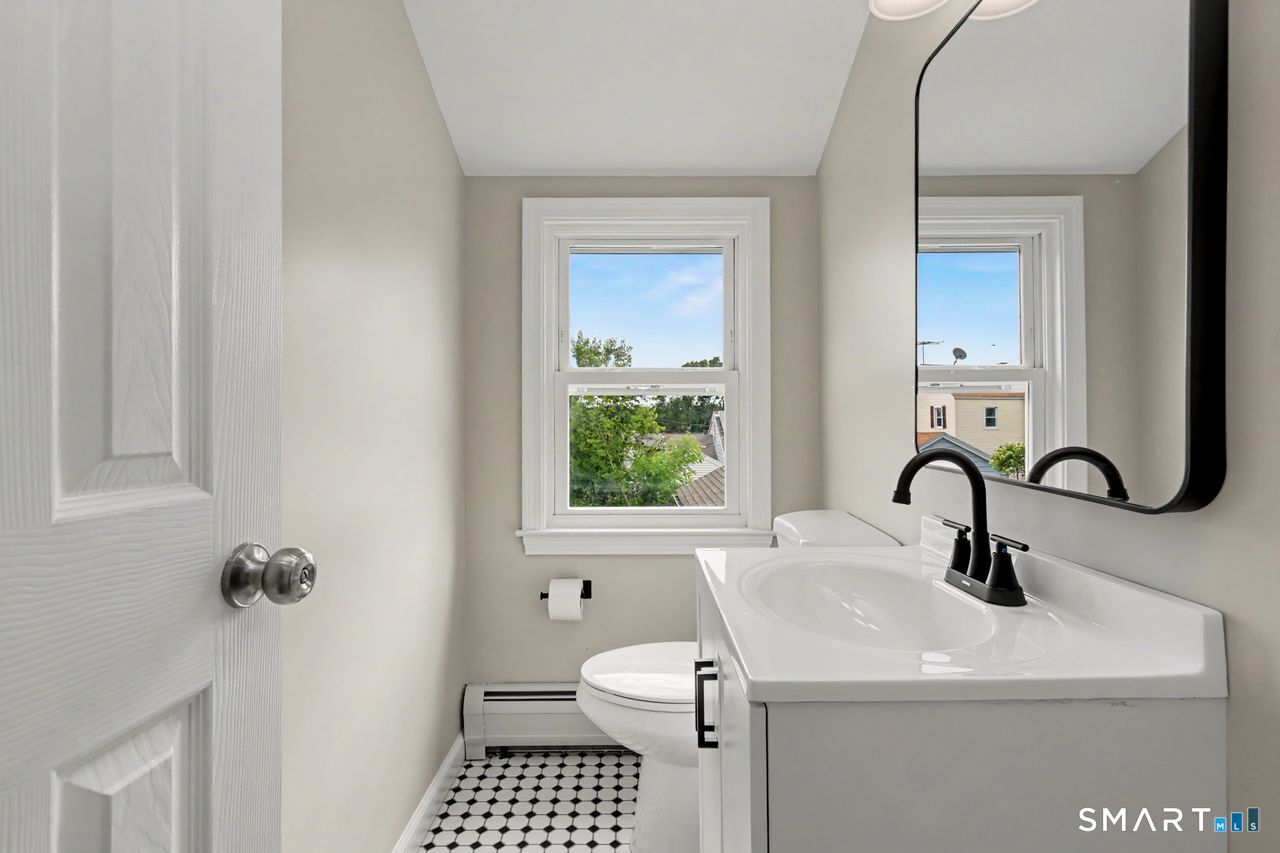 210 Stratfield Place Bridgeport CT 06606
