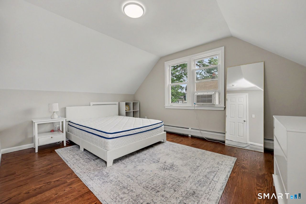 210 Stratfield Place Bridgeport CT 06606