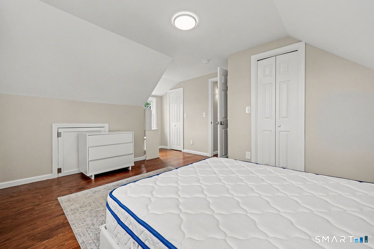 210 Stratfield Place Bridgeport CT 06606