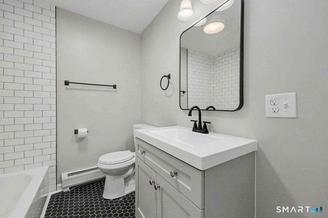 210 Stratfield Place Bridgeport CT 06606