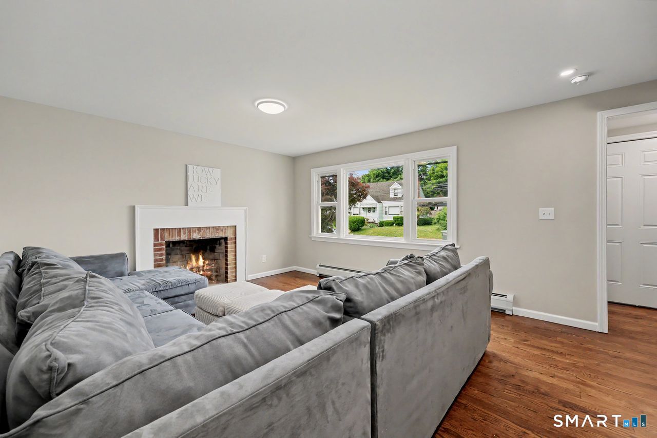 210 Stratfield Place Bridgeport CT 06606