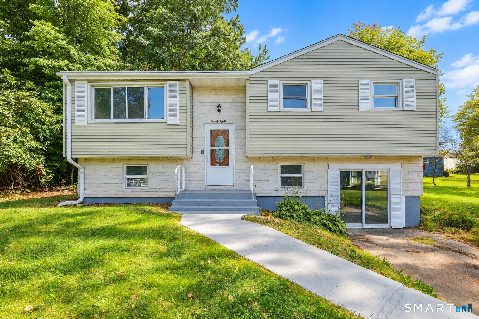 Bloomfield CT, 28 Diana Drive