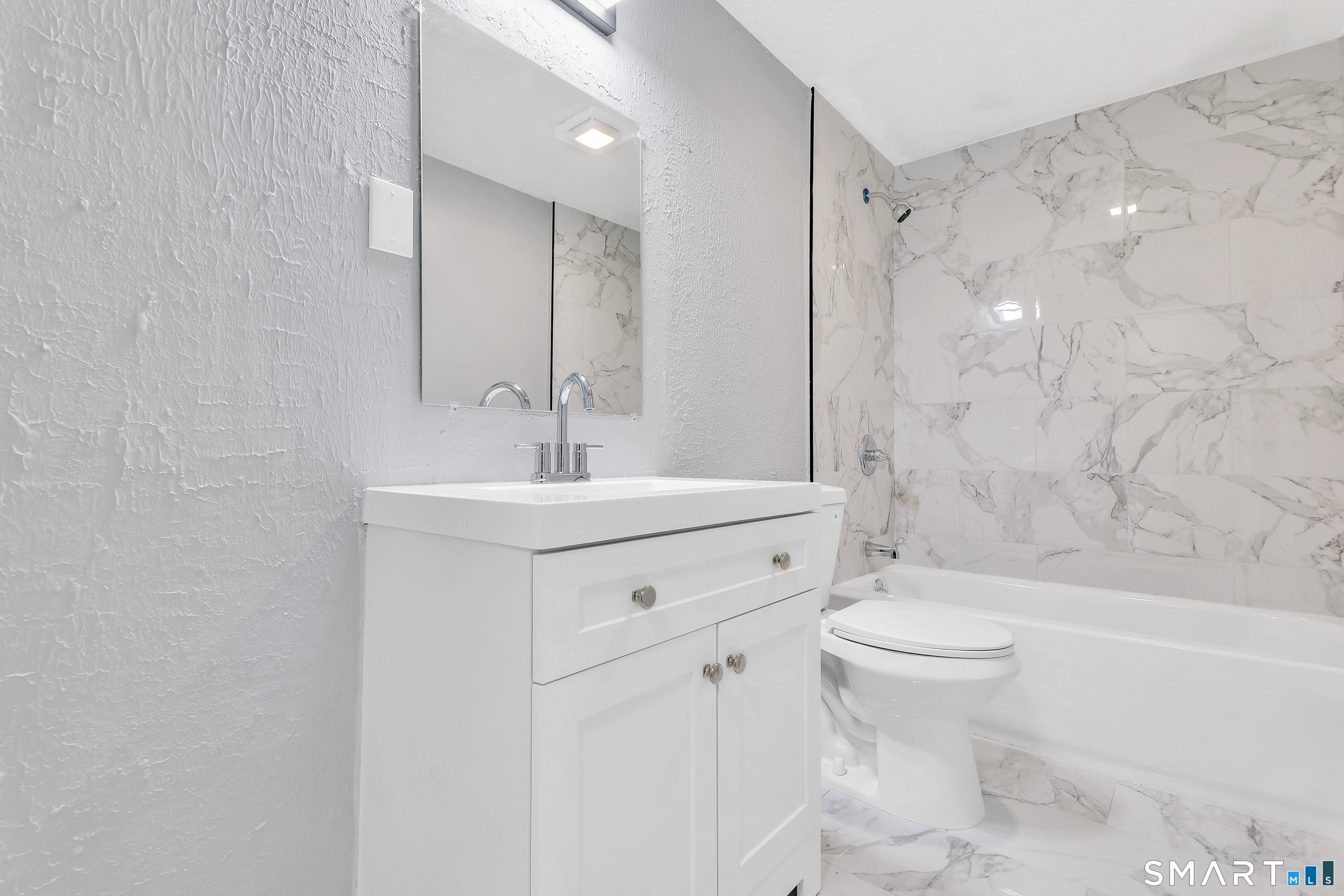 28 Diana Drive Bloomfield CT 06002
